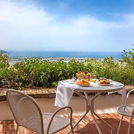 Hotel Borgo La Pietraia 4*